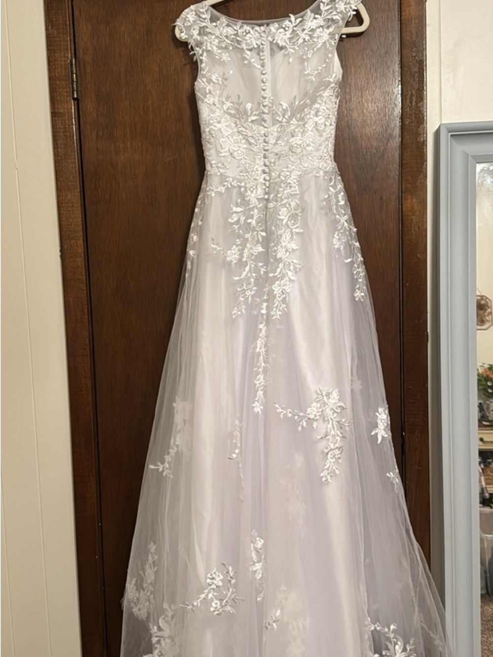 White Lace Appliqué Tulle Bridal Gown
